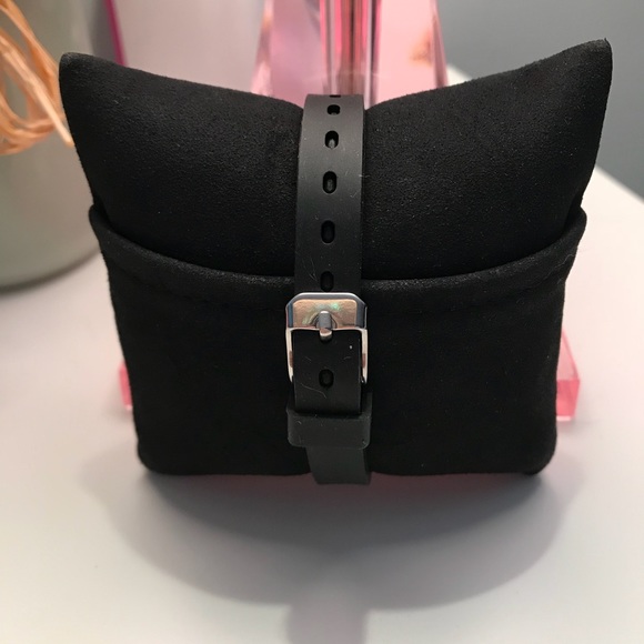 Stainless Steel Cross Rubber Bracelet - Picture 3 of 4